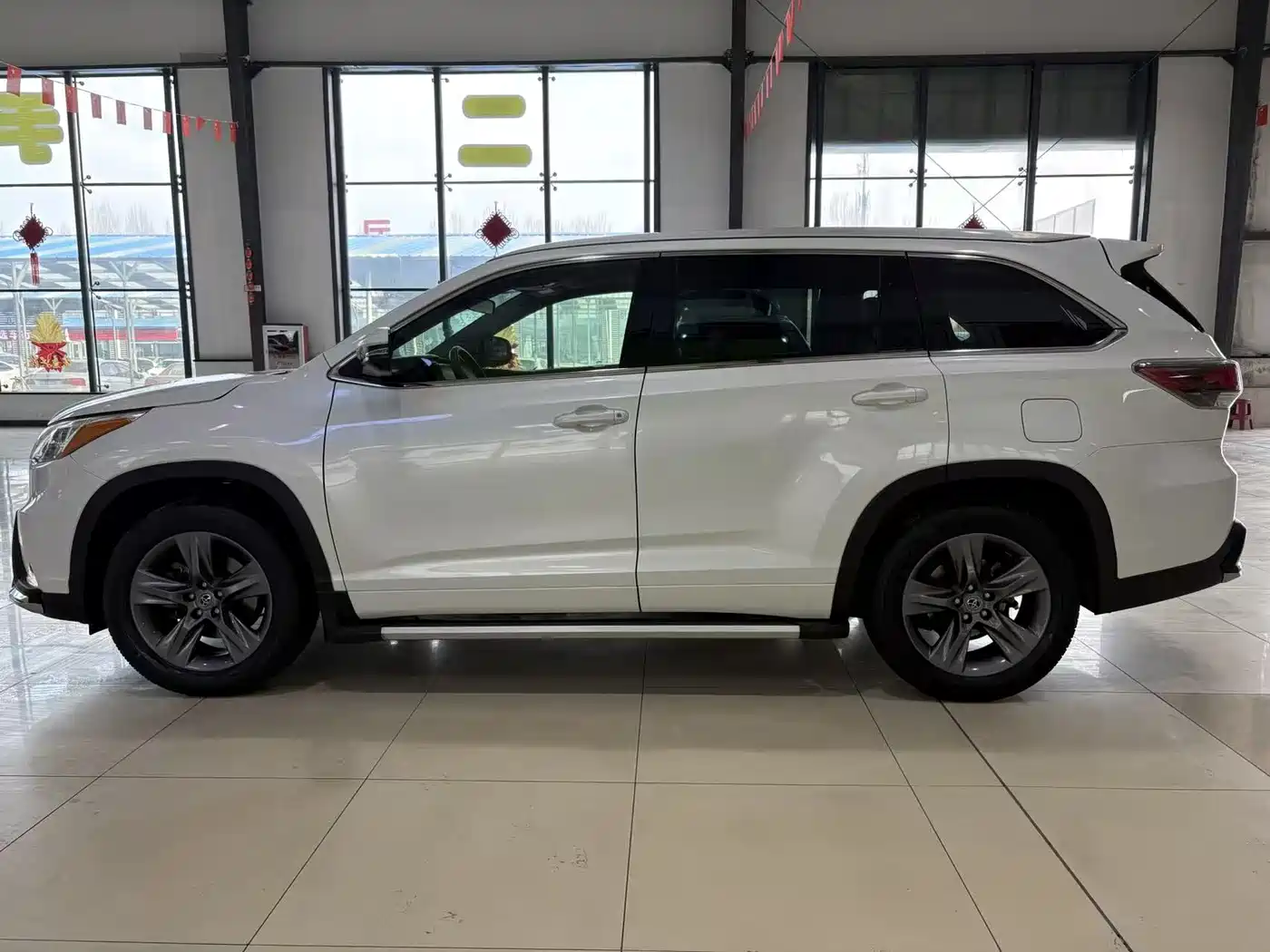 TOYOTA HIGHLANDER