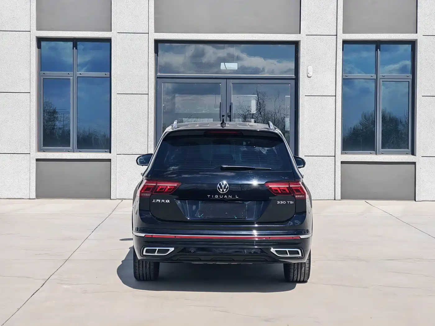 Volkswagen Tiguan L 2022 330TSI Auto 2WD R-Line Premium Edition фото 8