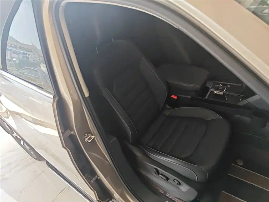 Volkswagen Teramont 2020 380TSI 4WD Luxury Edition China VI фото 11