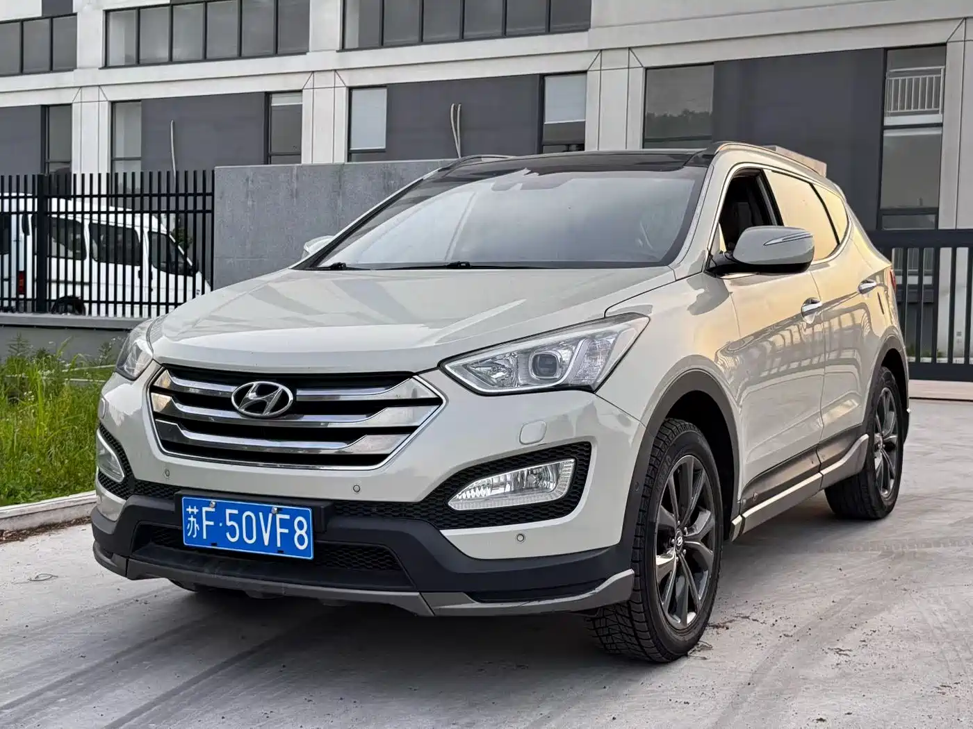 Hyundai Santa Fe (Import) 2013 3.0L 4WD Flagship Edition 7-Seater Euro V фото 3