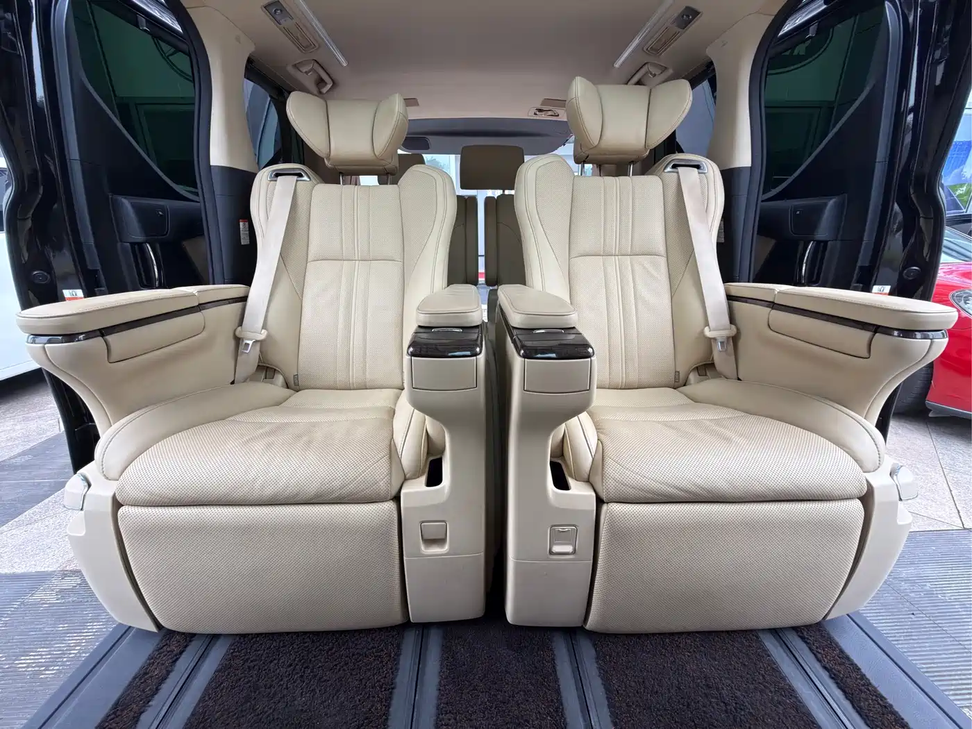 Toyota Vellfire 2020 2019 Hybrid 2.5L HV Premium Edition