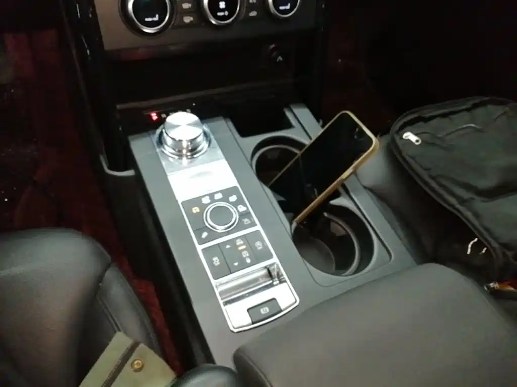 Land Rover Discovery 2019 3.0 SC V6 SE фото 14