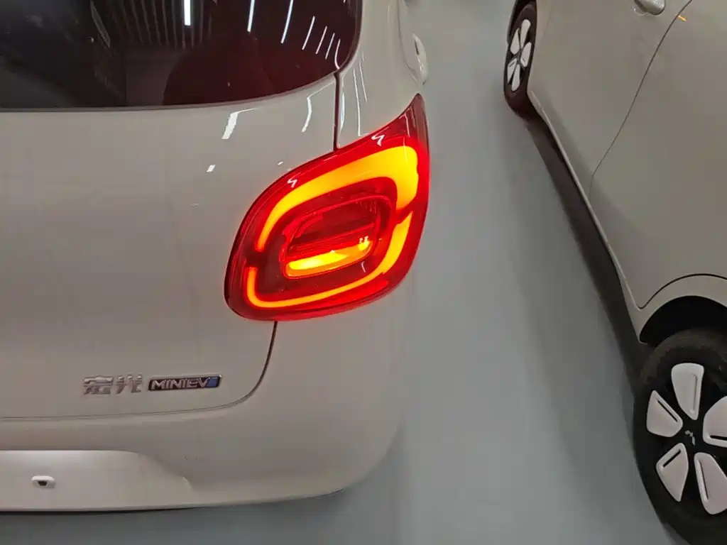 Wuling Motors Hongguang MINIEV 2026 2025 4-Door Advanced