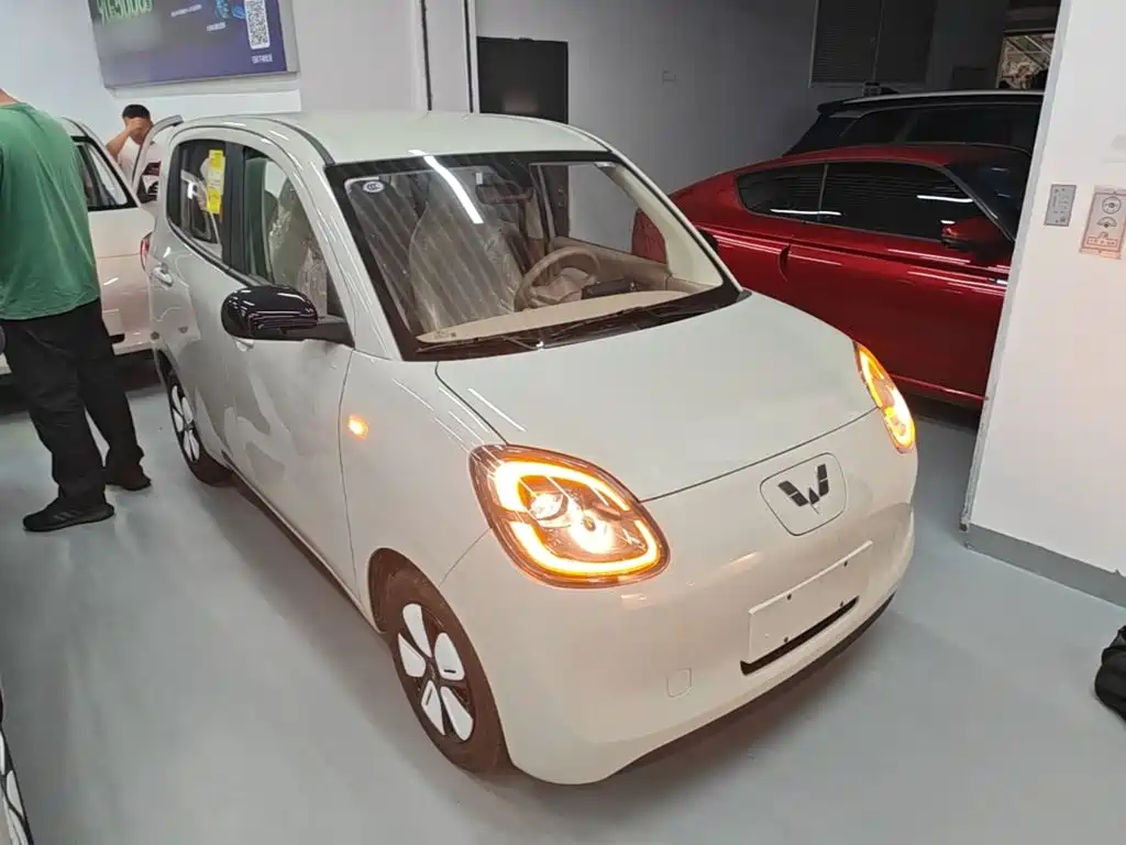Wuling Motors Hongguang MINIEV 2026 2025 4-Door Advanced