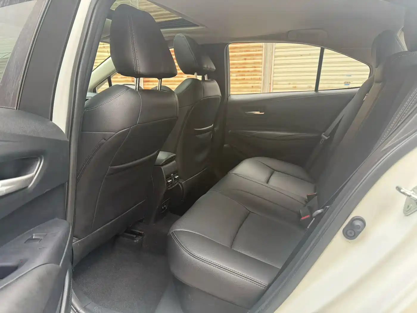 Toyota Corolla 2019 Hybrid 1.8L E-CVT GL-i Elite Edition фото 8