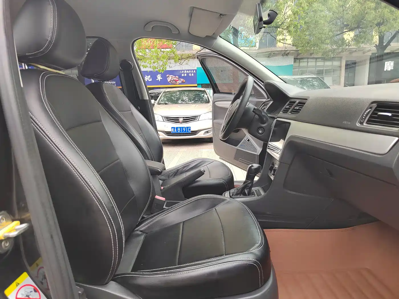 Volkswagen Lavida 2013 Facelift Classic 1.6L Automatic Trend фото 5