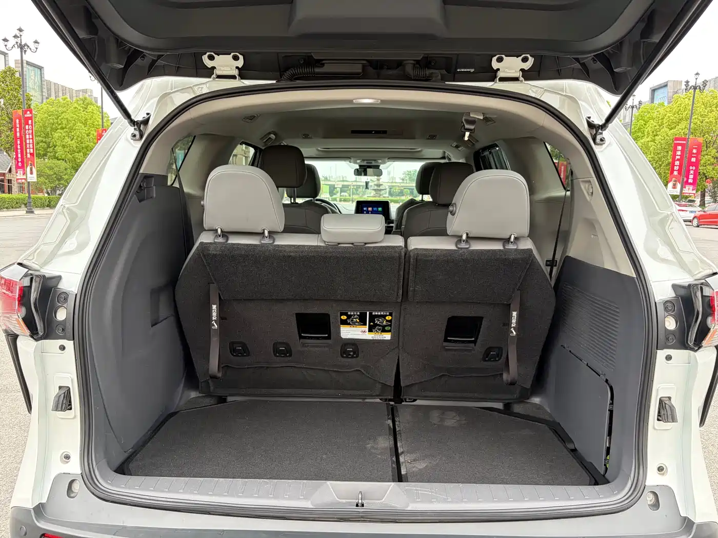 Toyota Granvia 2024 2.5L Hybrid Comfort фото 14