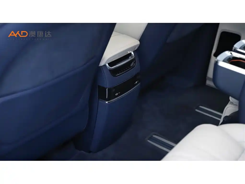 ZEEKR 009 2025 2024 6-seat Executive AWD 108kWh