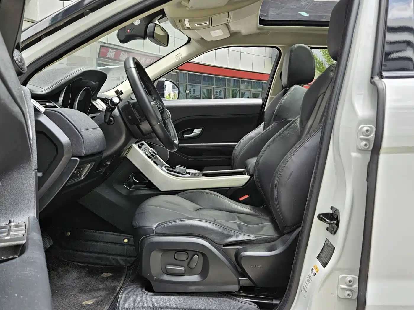 Land Rover Range Rover Evoque (Import) 2014 2.0T 5-door Brilliance Sport фото 6