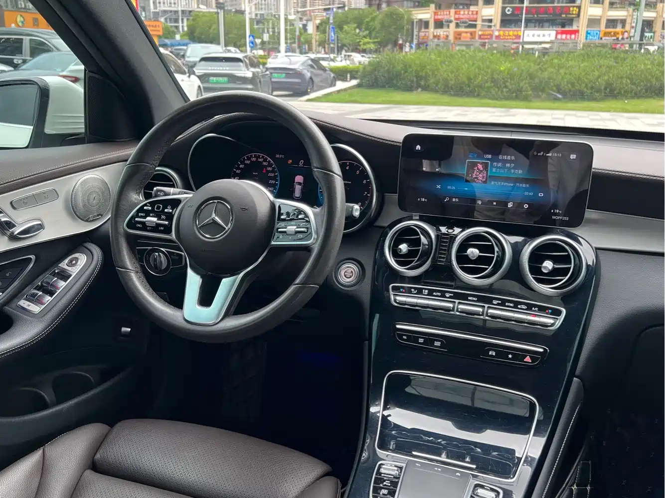 Mercedes-Benz GLC 2021 GLC 260 L 4MATIC Sporty фото 8