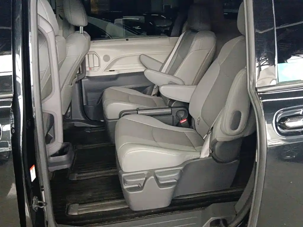 Toyota Granvia 2024 2023 2.5L Hybrid Comfort Edition