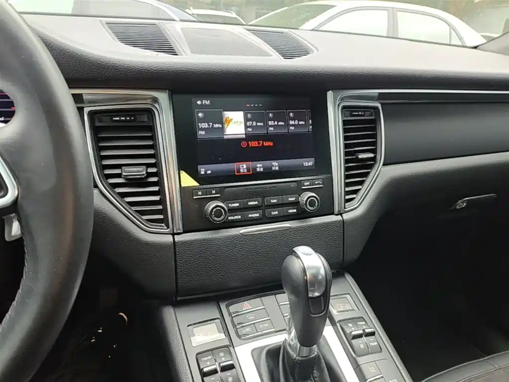 Porsche Macan 2017 Macan 2.0T фото 13