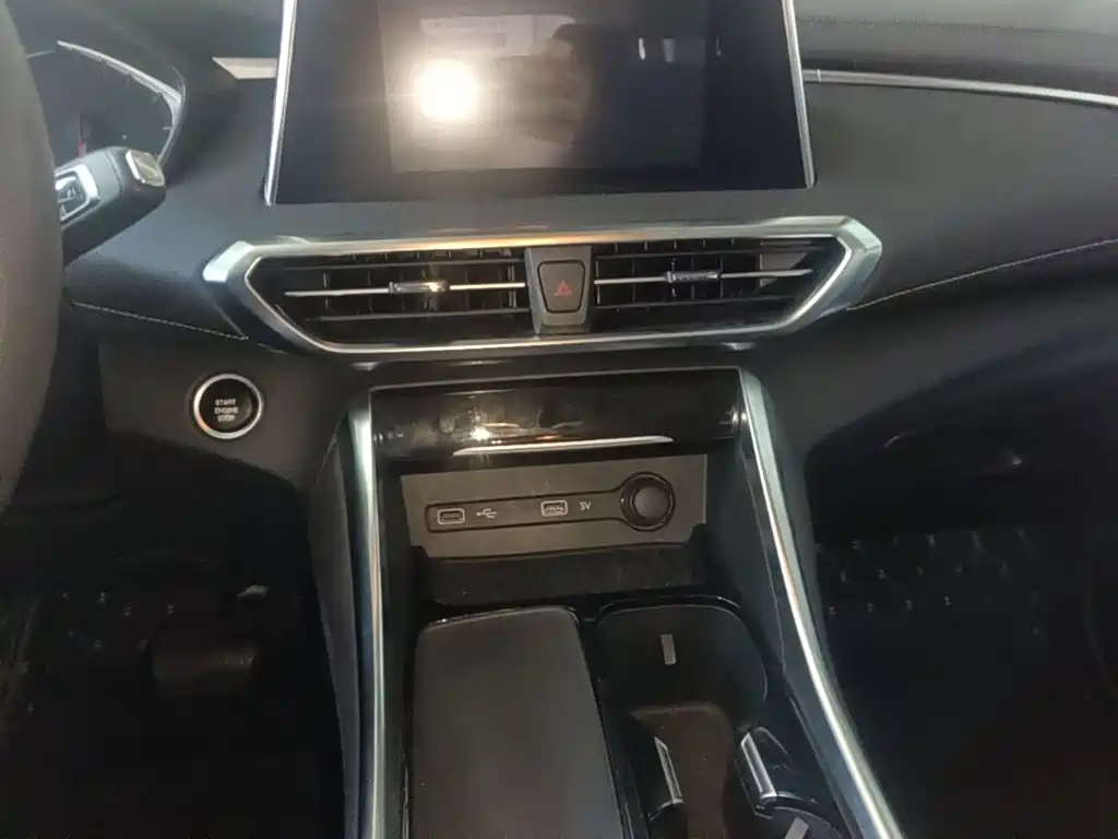 SAIC Maxus Maxus G50 2024 2023 PLUS 1.5T Auto Custom Entry Edition