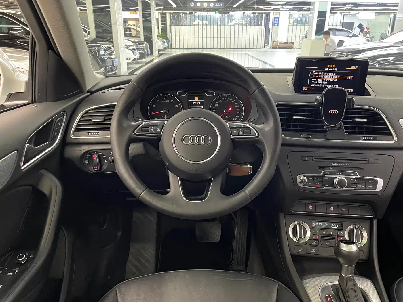 Audi Q3 2013 35 TFSI Comfort фото 31