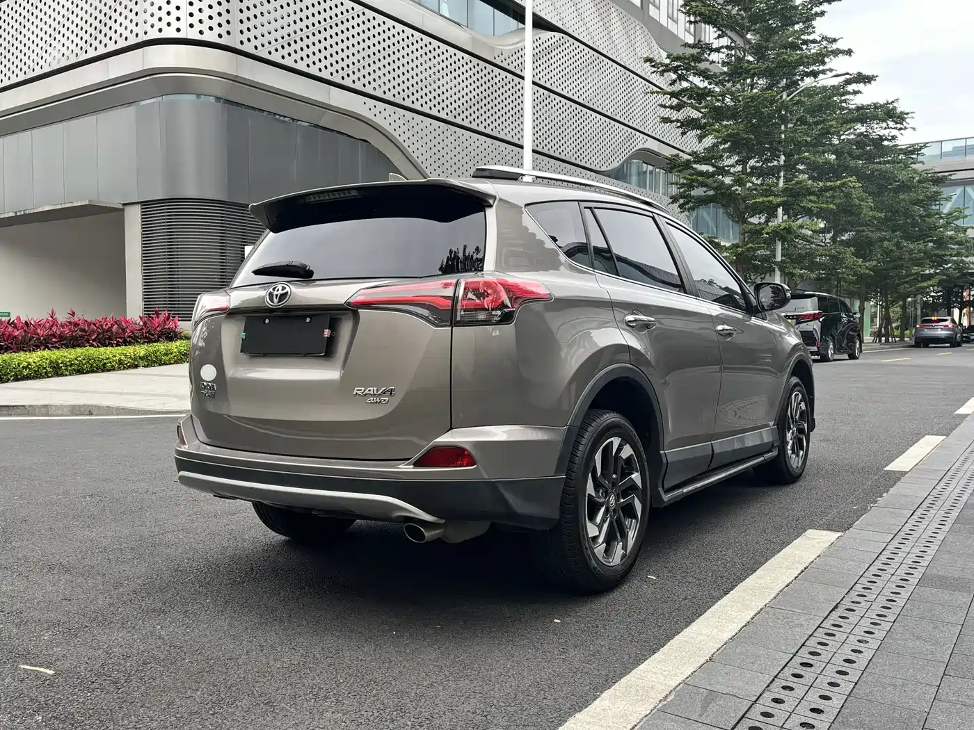 Toyota RAV4 Rongfang 2016 2.5L Automatic 4WD Elite фото 4