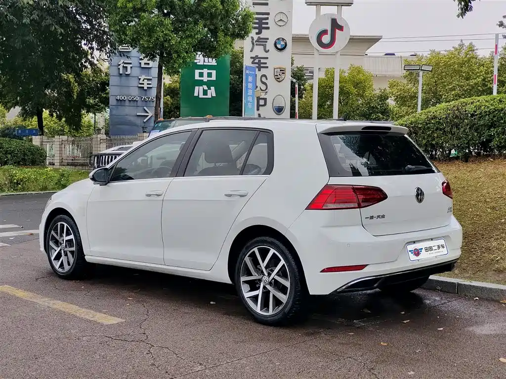 Volkswagen Golf 2020 Beloved Edition 280TSI DSG Comfort фото 4