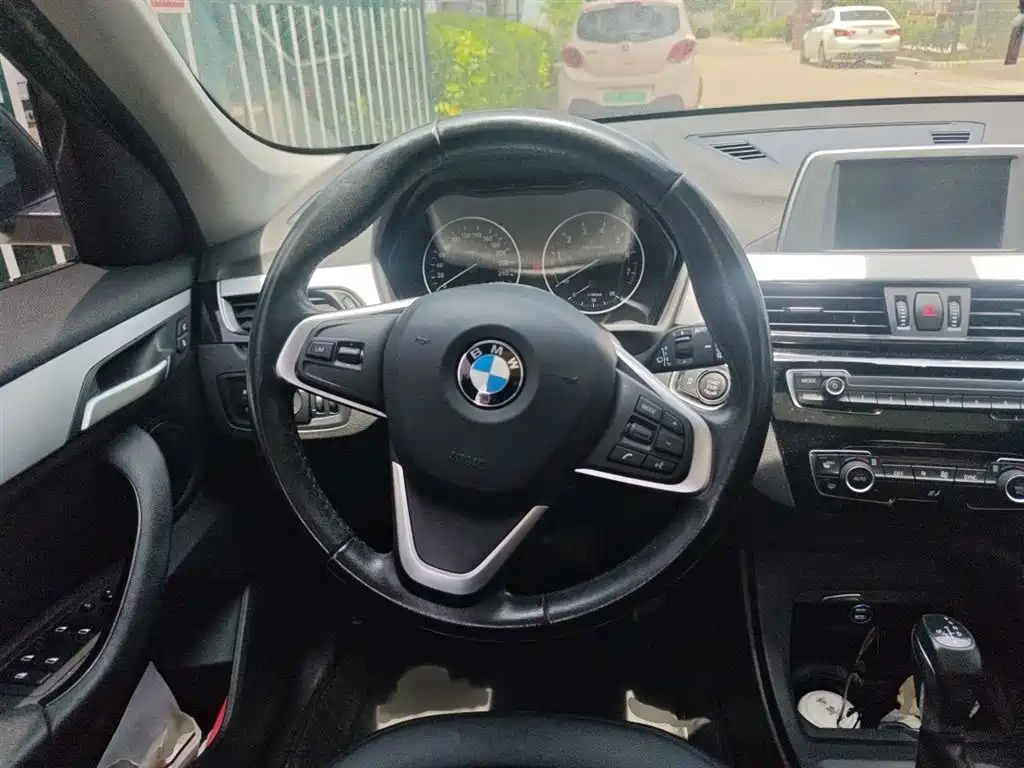 BMW X1 2016 sDrive18Li Fashion Model фото 3