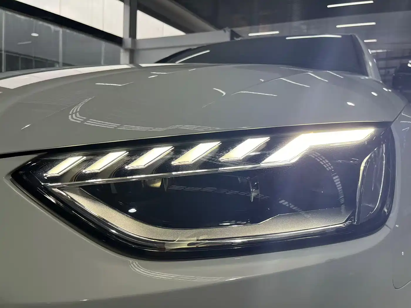 Audi A4L 2023 40 TFSI Luxury Sport фото 10