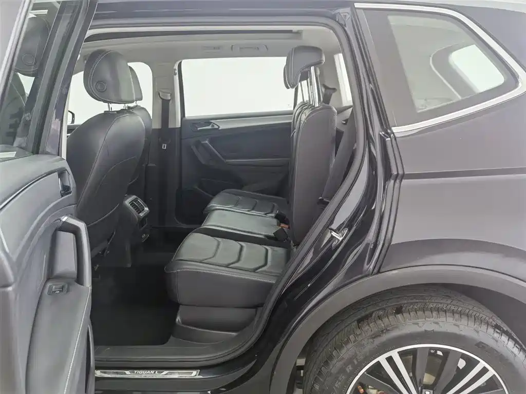 Volkswagen Tiguan L 2017 380TSI Automatic 4WD Luxury Edition фото 15