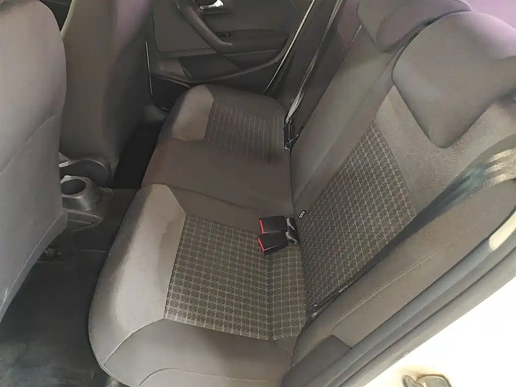 Volkswagen Polo 2016 1.6L Automatic Comfort фото 17