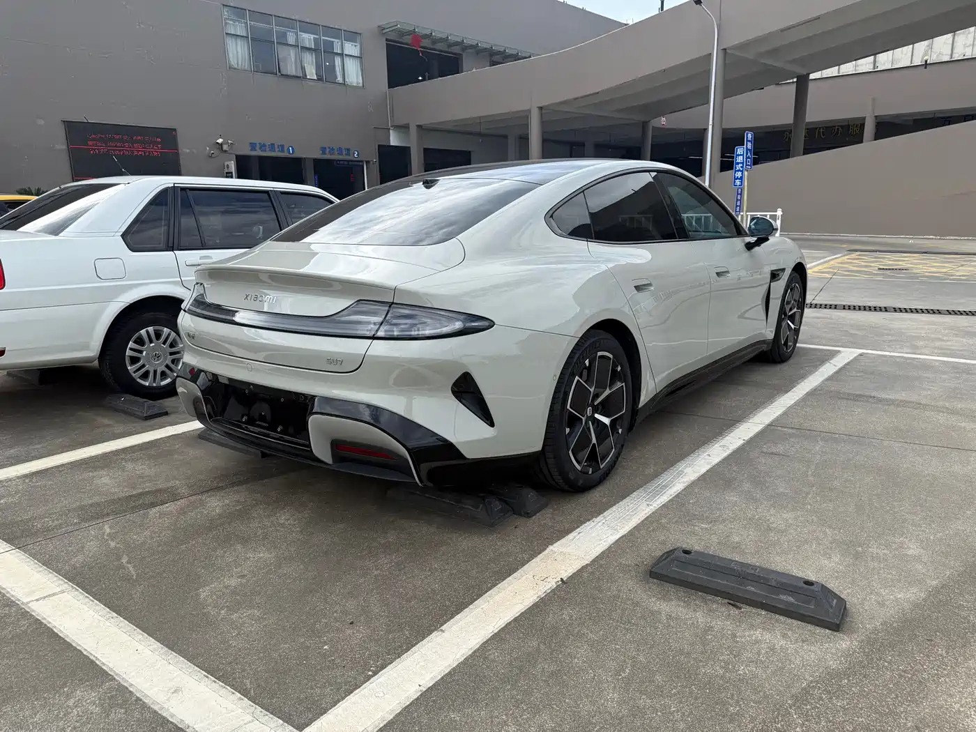Xiaomi Auto Xiaomi SU7 2024 RWD Long Range Intelligent Driving Edition фото 13