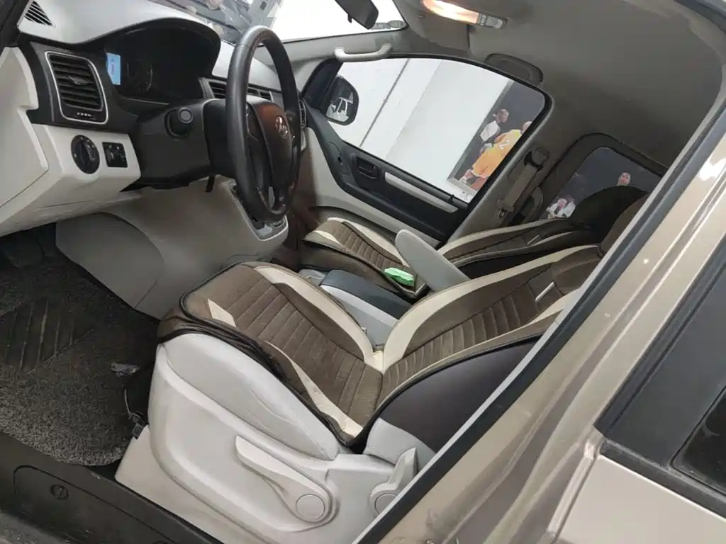 SAIC Maxus Maxus G10 2015 2014 Model Year 2.0T Auto Elite