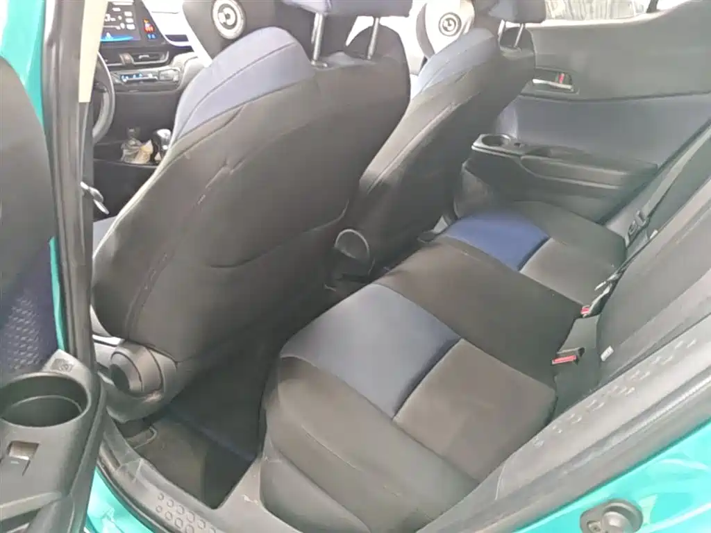 Toyota C-HR 2020 Model 2.0L Leading фото 13