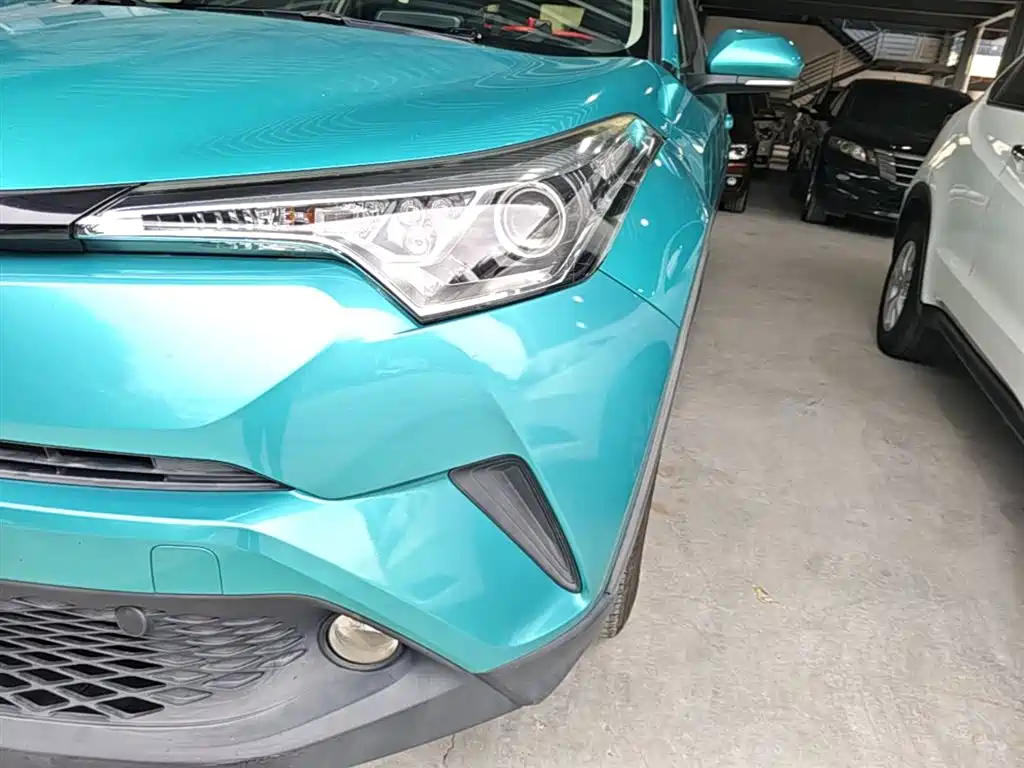 Toyota C-HR 2020 Model 2.0L Leading фото 18