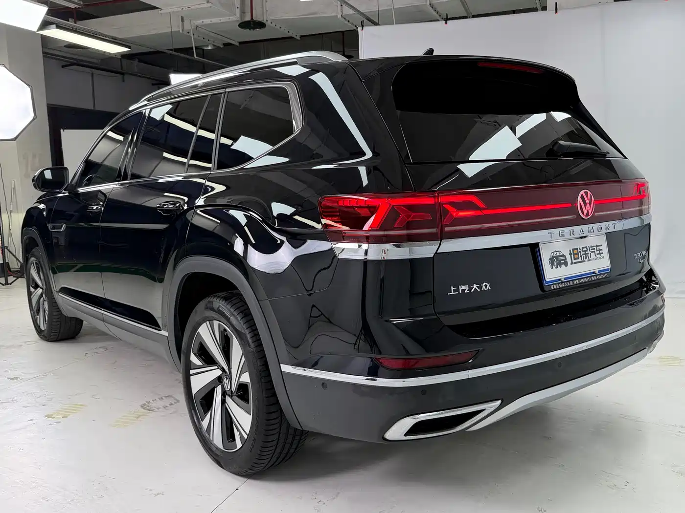Volkswagen Teramont 2022 530 V6 4MOTION Premium Luxury фото 31