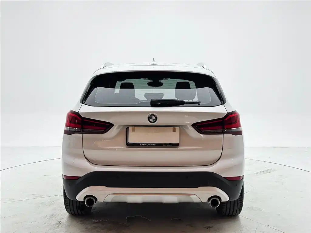 BMW X1 2022 sDrive20Li Fashion фото 5