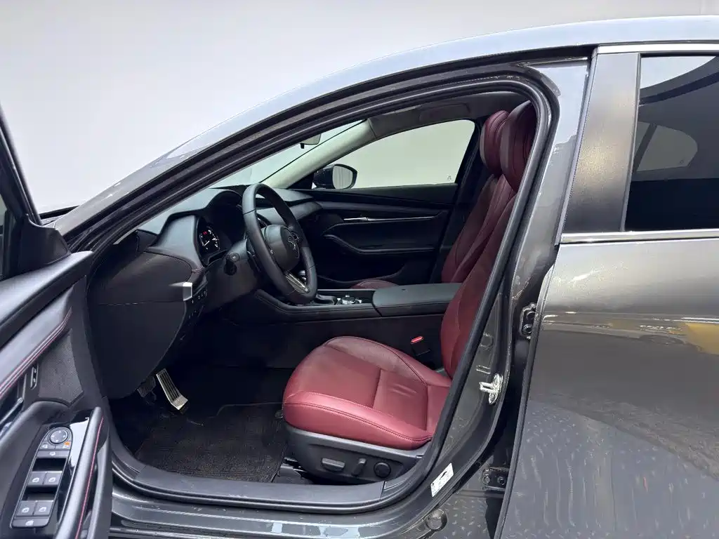 Mazda Mazda3 Axela 2024 2023 2.0L Automatic Premium Edition
