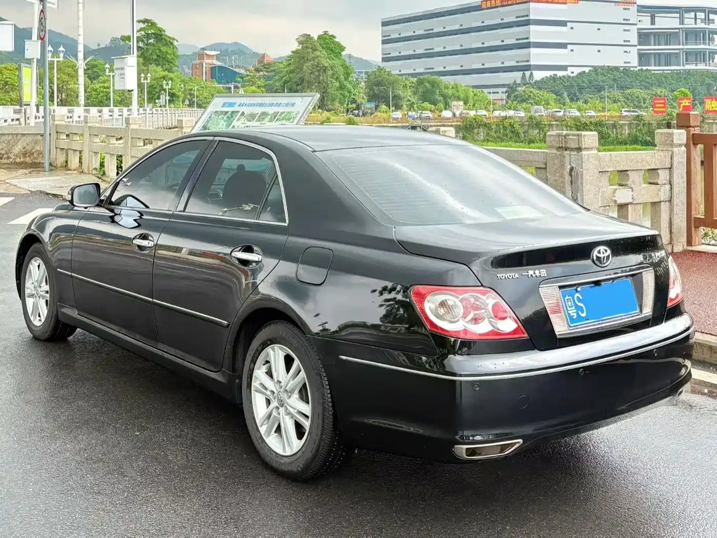 Toyota Reiz 2008 2.5S Special Navigation Edition фото 4