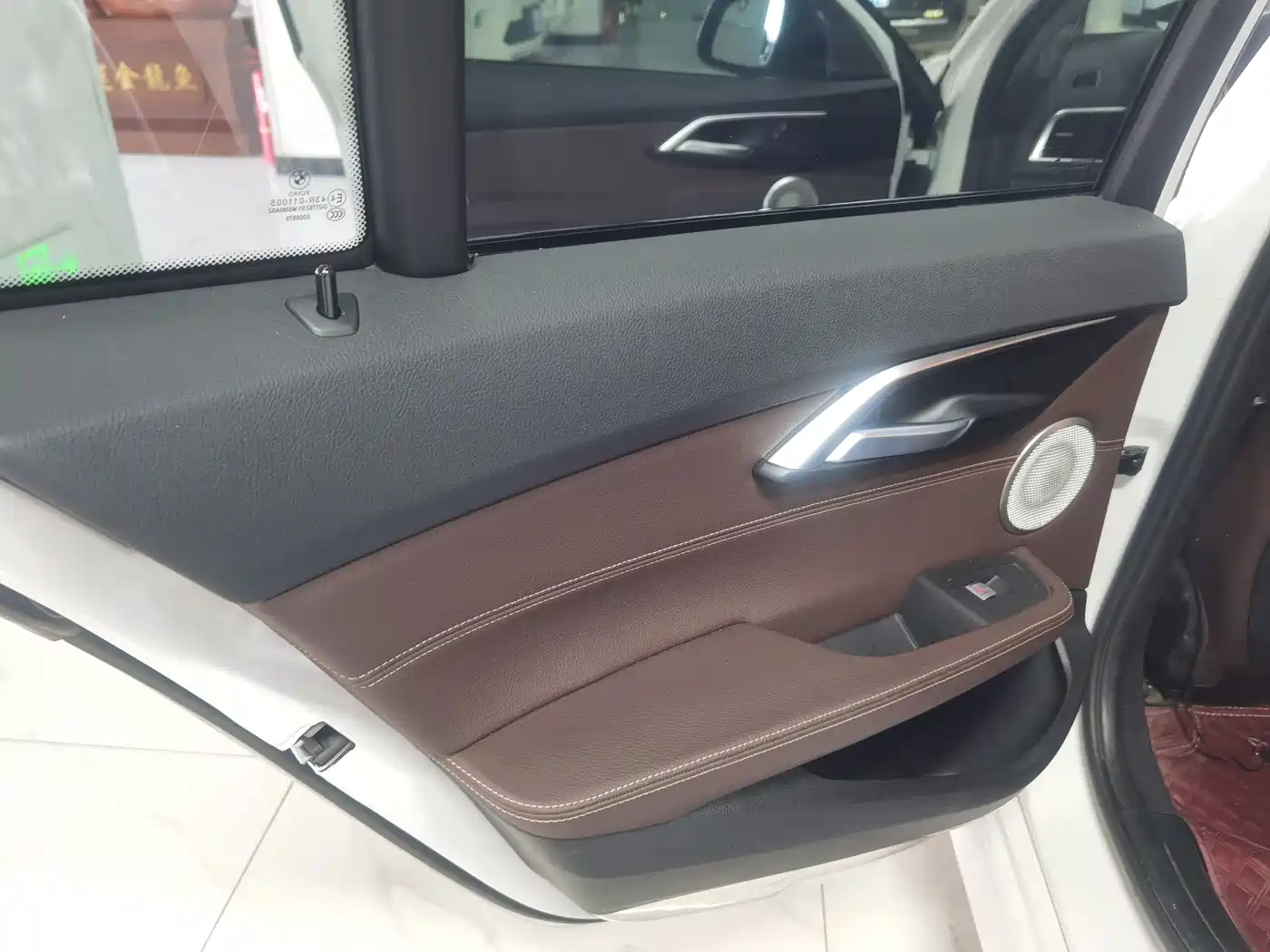 BMW 1 Series 2023 120i M Sport Shadow Edition фото 17