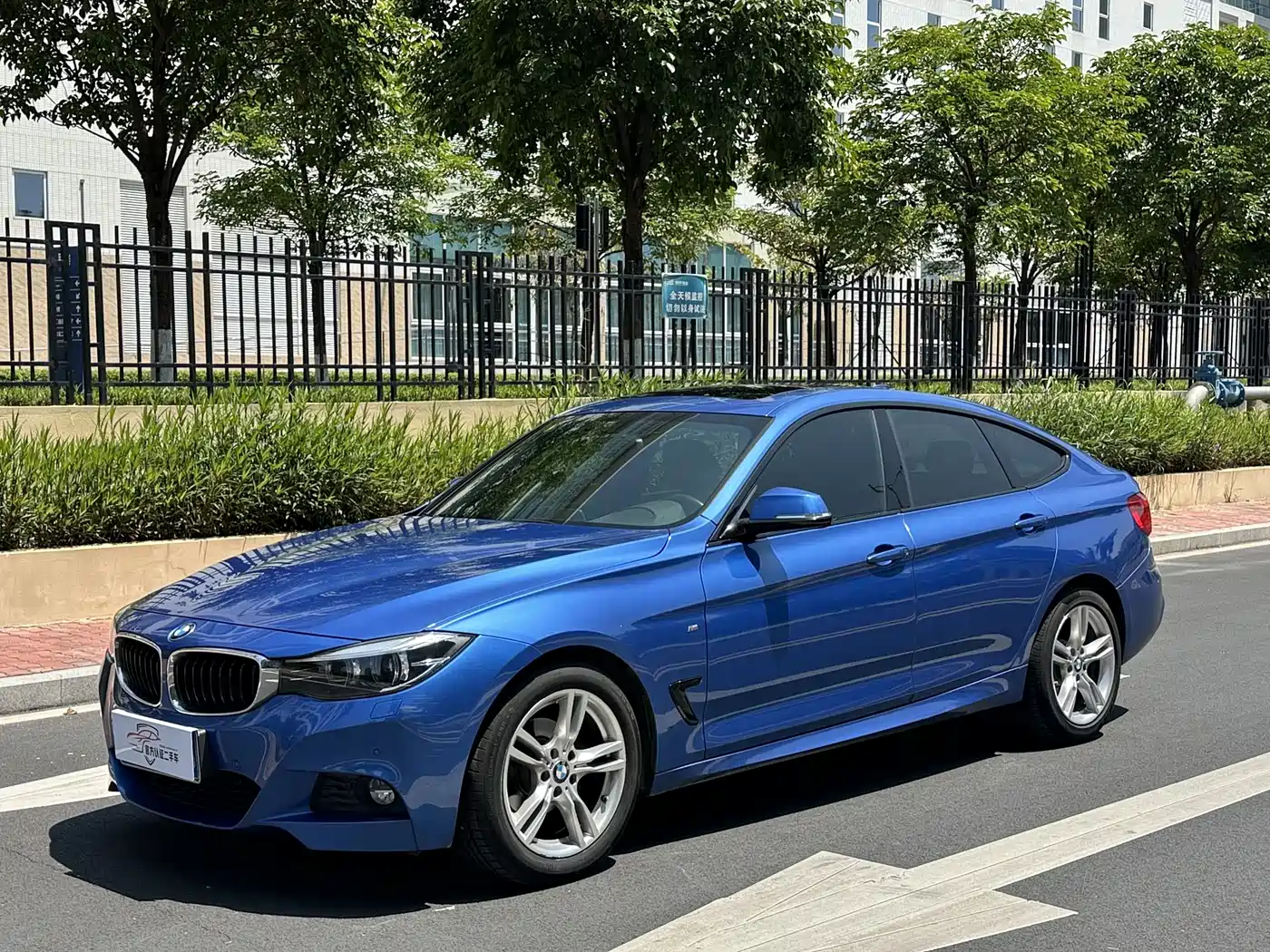 BMW 3 Series GT 2016 320i Fashion Style