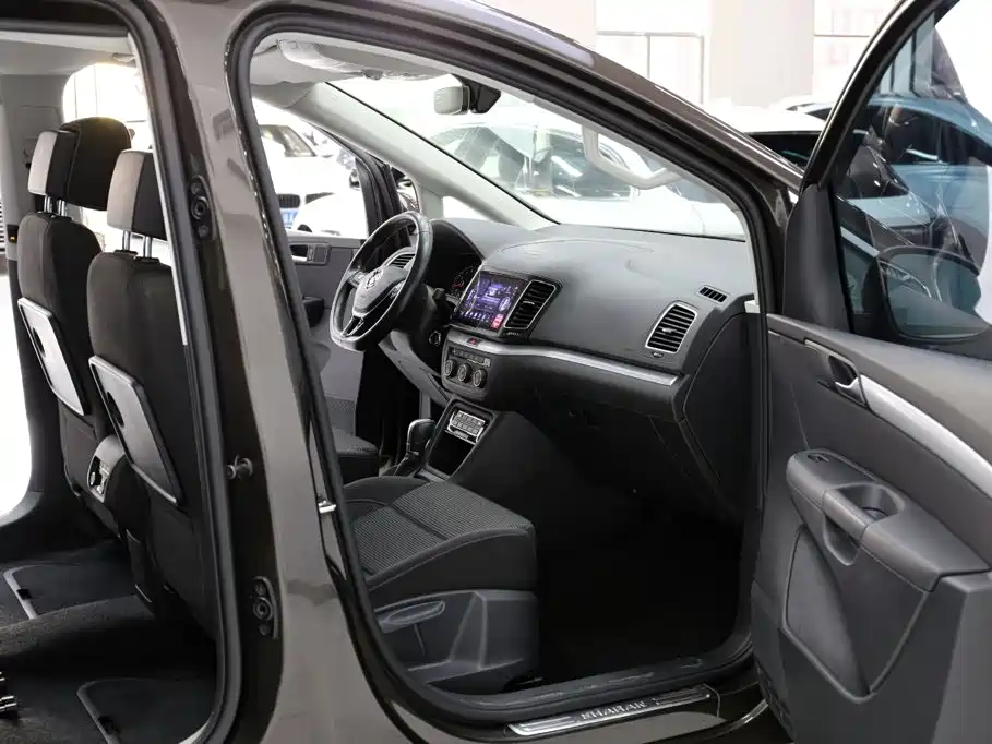 Фото 18 - Volkswagen Sharan