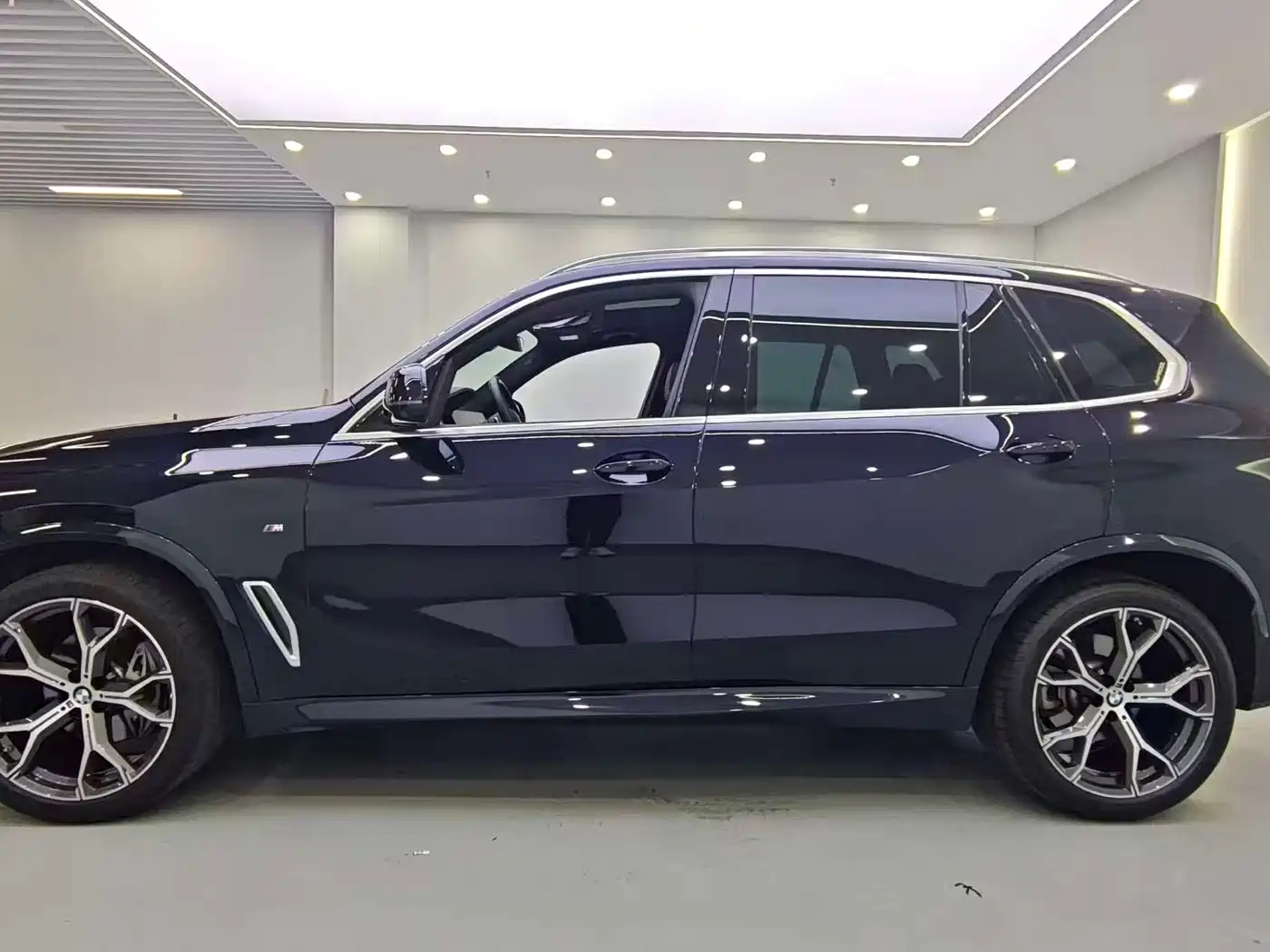 BMW X5 2022 2022 Model xDrive 40Li M Sport Package