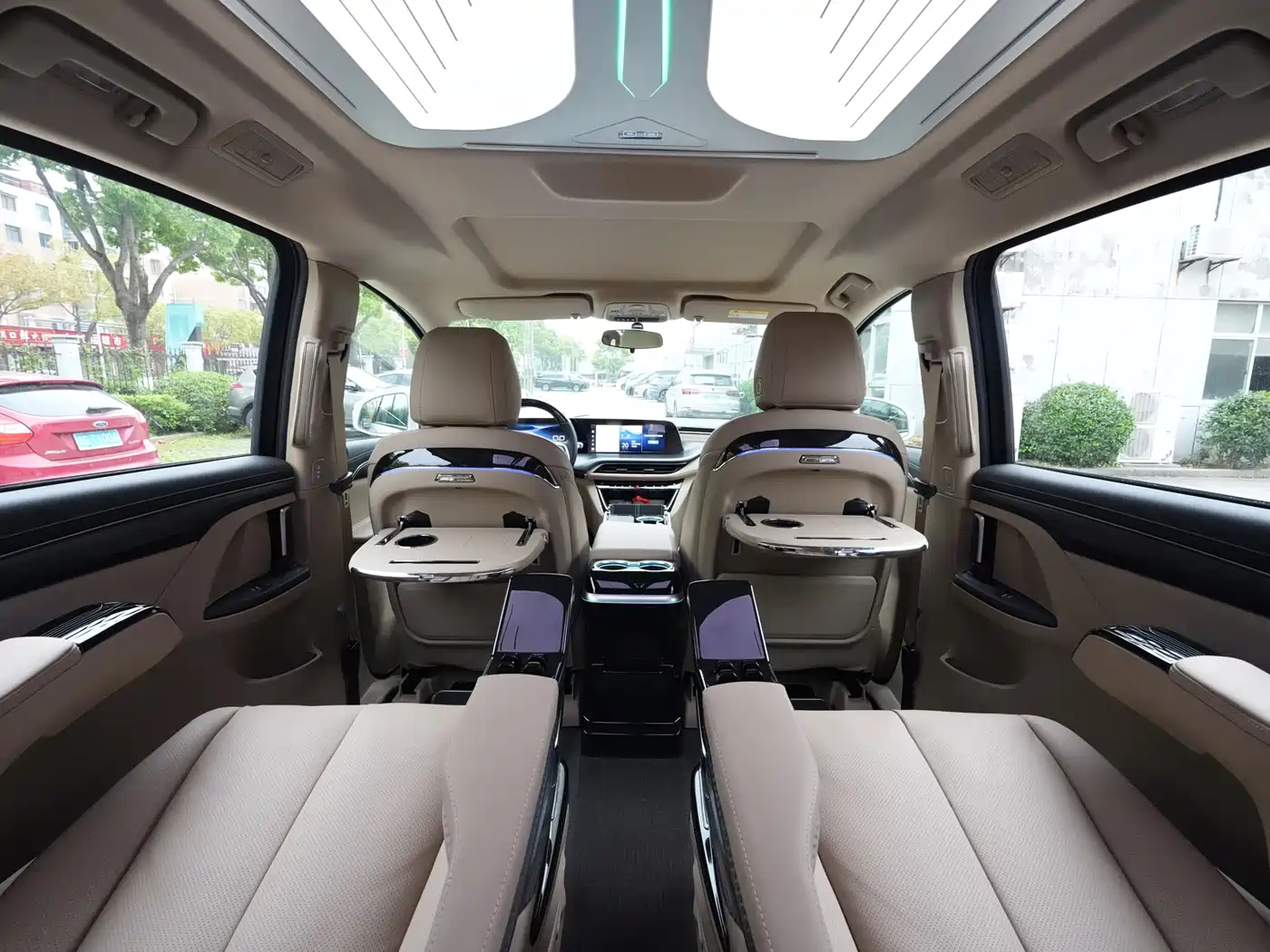 Buick GL8 2025 Land Business Class Comfort DG Edition фото 7