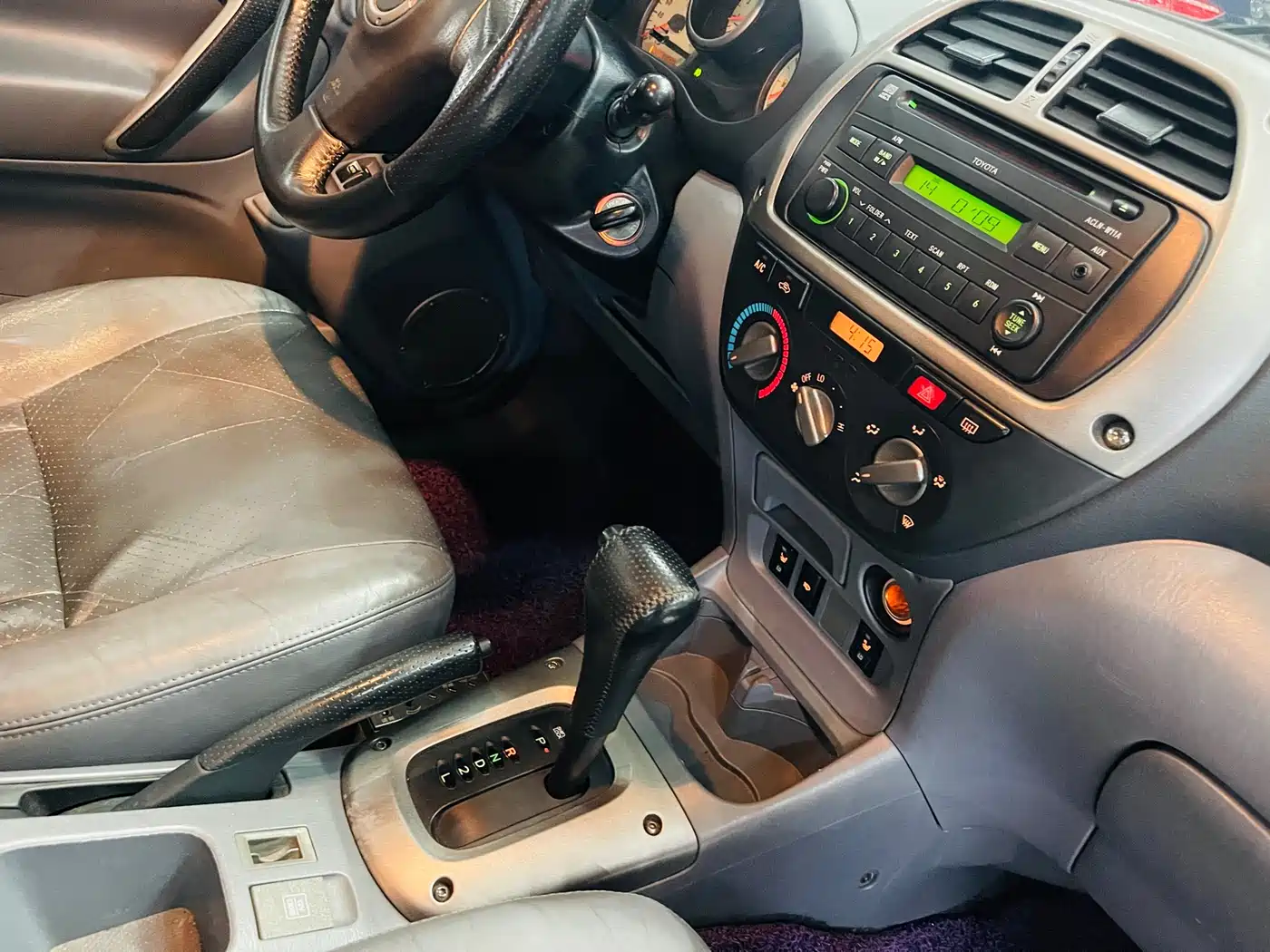 Toyota RAV4 (Import) 2004 2004 Model 2.0 5-Door