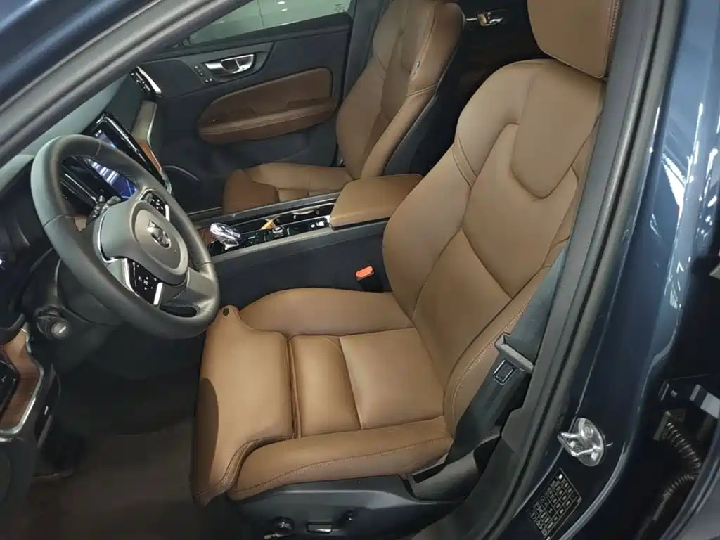 Volvo V60 2024 2023 B5 Smart Luxury Enjoyment Edition