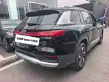 Photo 11 - Audi Q6