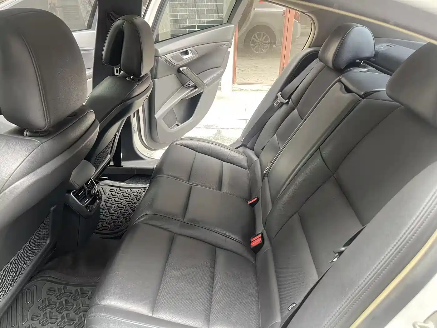 Peugeot 508 2011 2.3L Automatic Luxury Edition фото 17