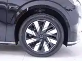 Фото 6 - Volvo EM90