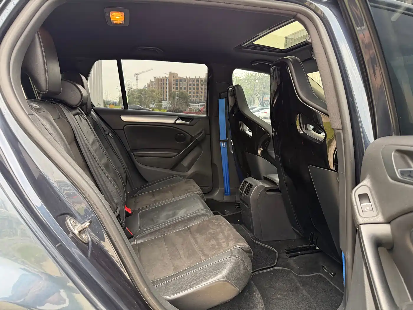 Volkswagen Golf (Import) 2011 2.0TSI R фото 14