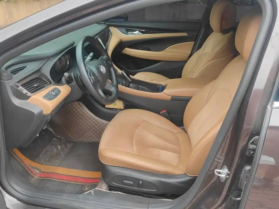 Photo 9 - Buick LaCrosse