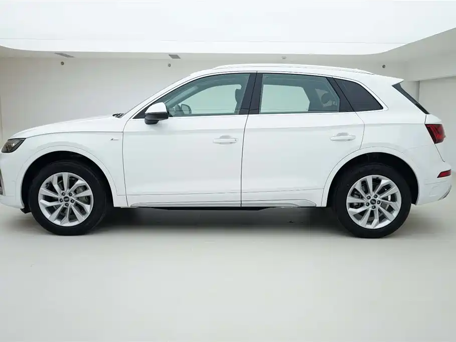 Audi Q5L 2021 40 TFSI Luxury Dynamic фото 3
