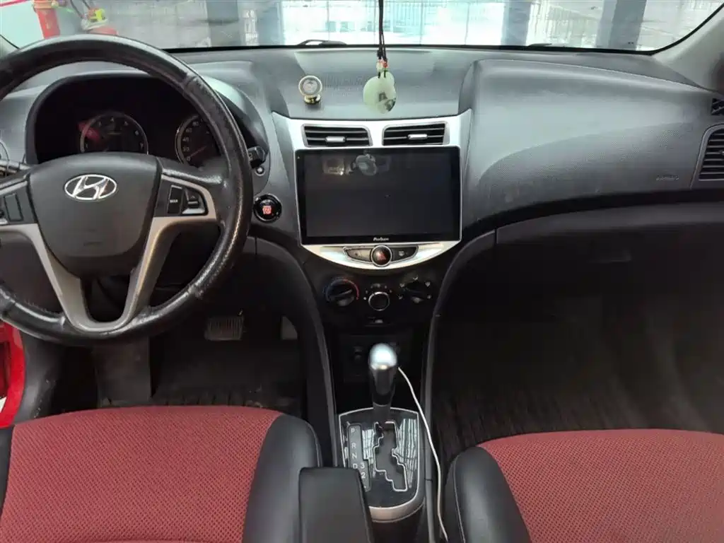 Hyundai Reina 2014 Model 1.6L Automatic TOP фото 10