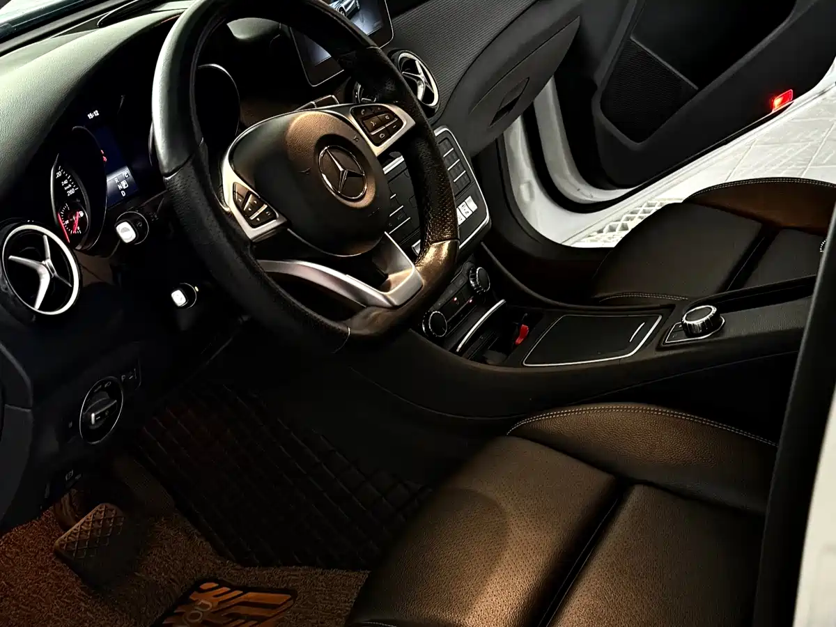Фото 7 - Mercedes-Benz GLA