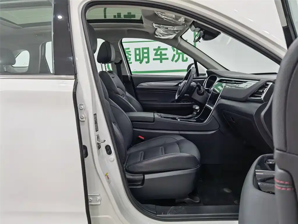 GAC Trumpchi Trumpchi GS4 PLUS 2022 390T Automatic Galaxy Edition фото 23