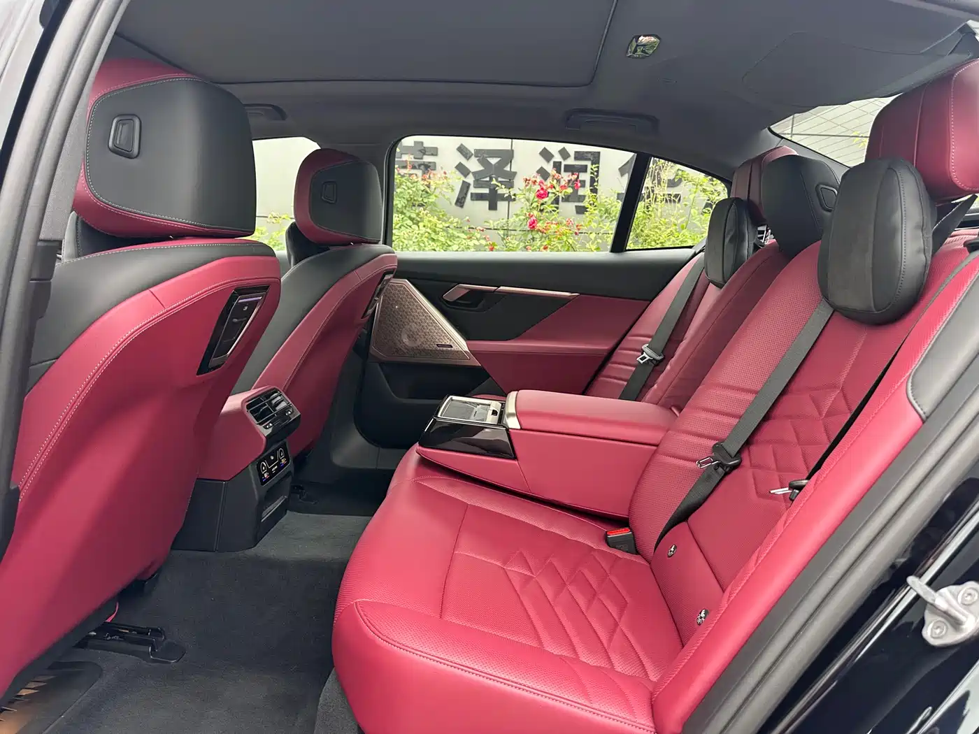 BMW 5 Series 2024 530Li Premium Luxury Package фото 10