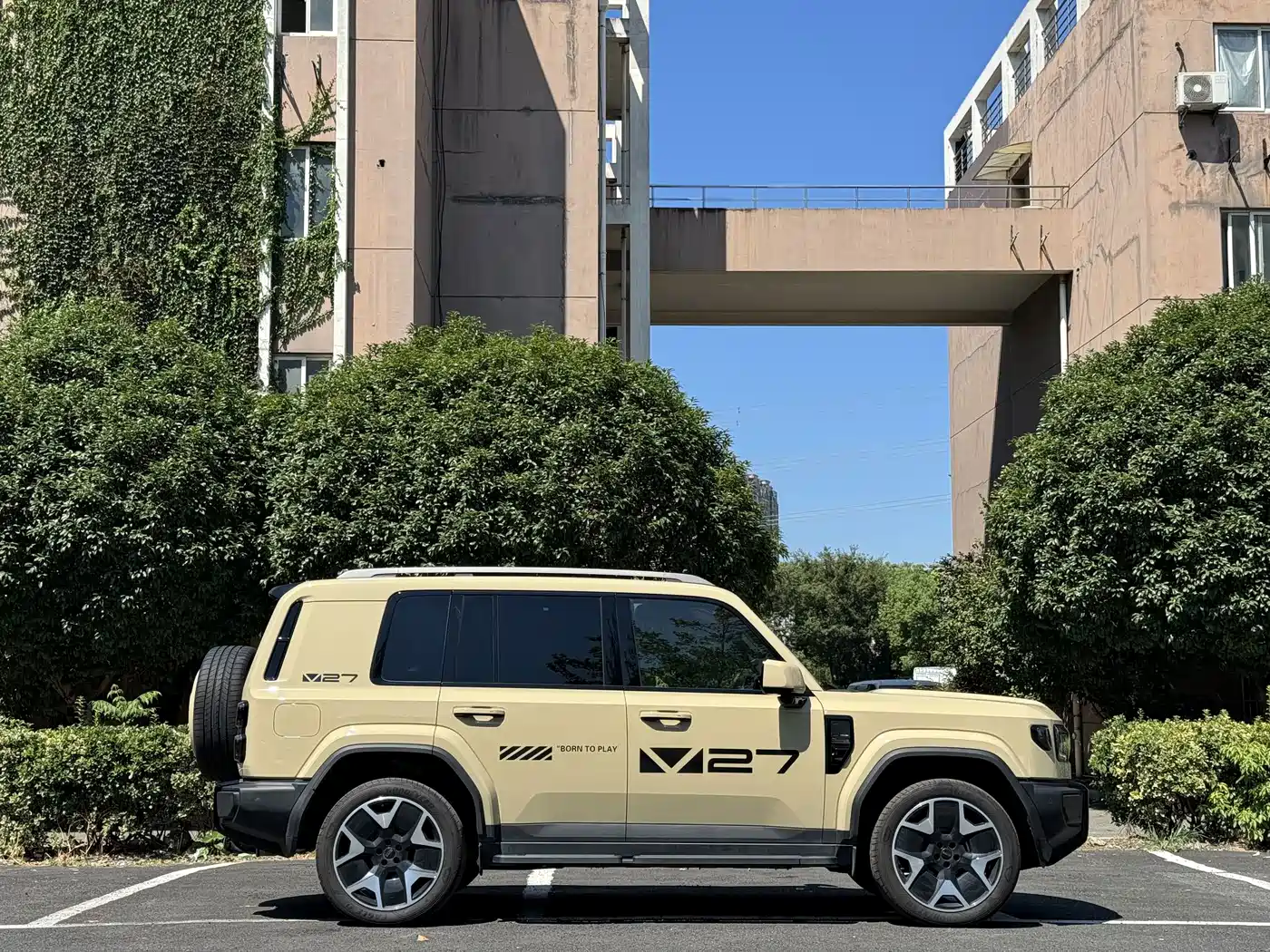 iCAR V27 2026 2026 200KM AWD Falcon 500